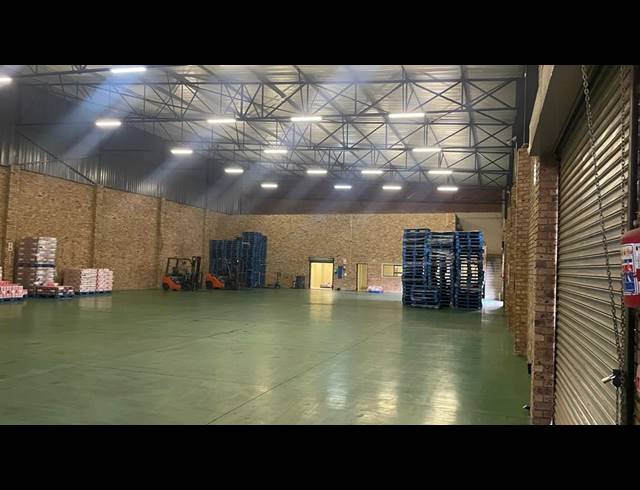 1,200M² WAREHOUSE TO LET IN PRETORIA WEST